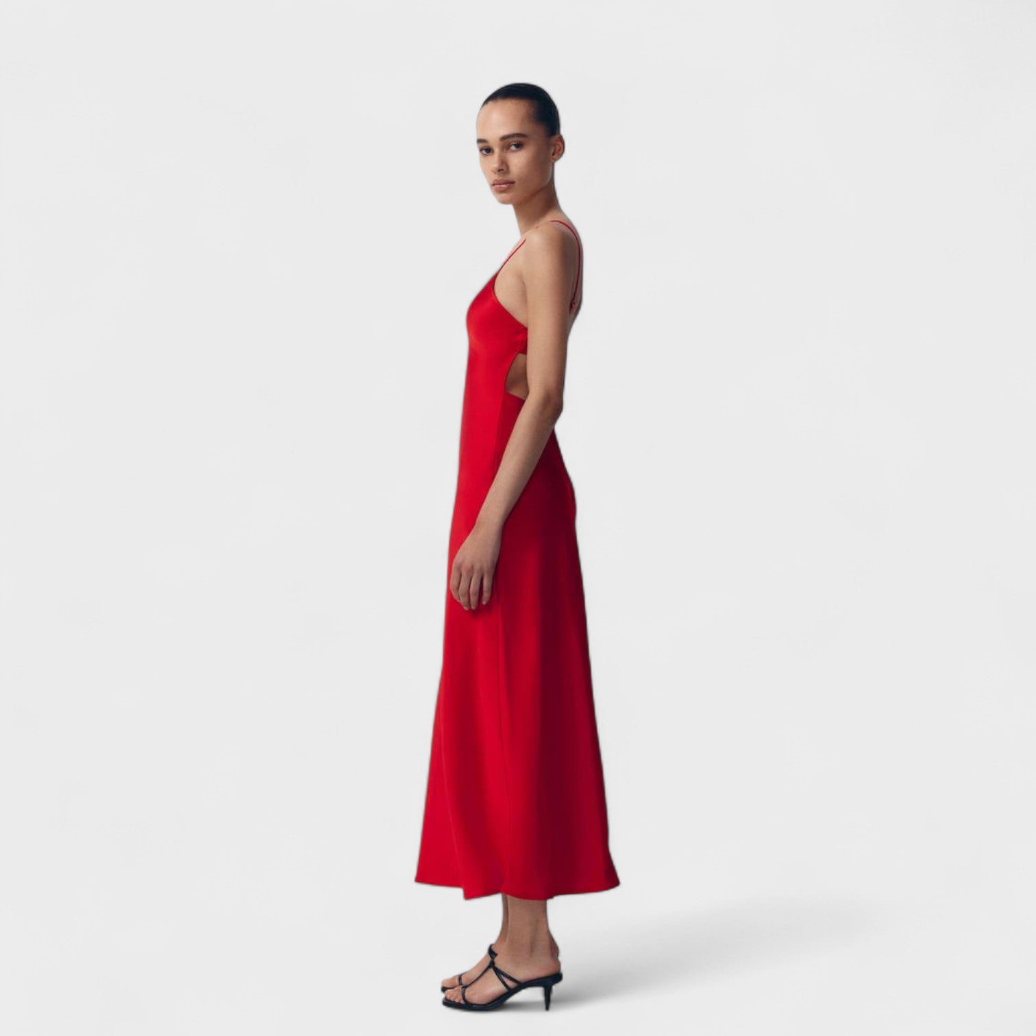 Vestido carmesim - Corte minimalista