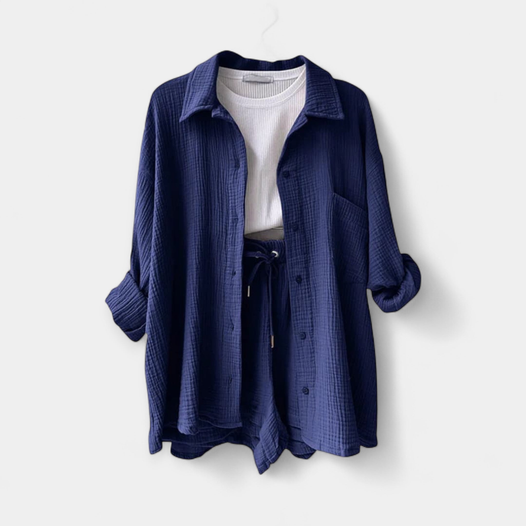 Poletni dvoslojni top s kratkimi hlačami