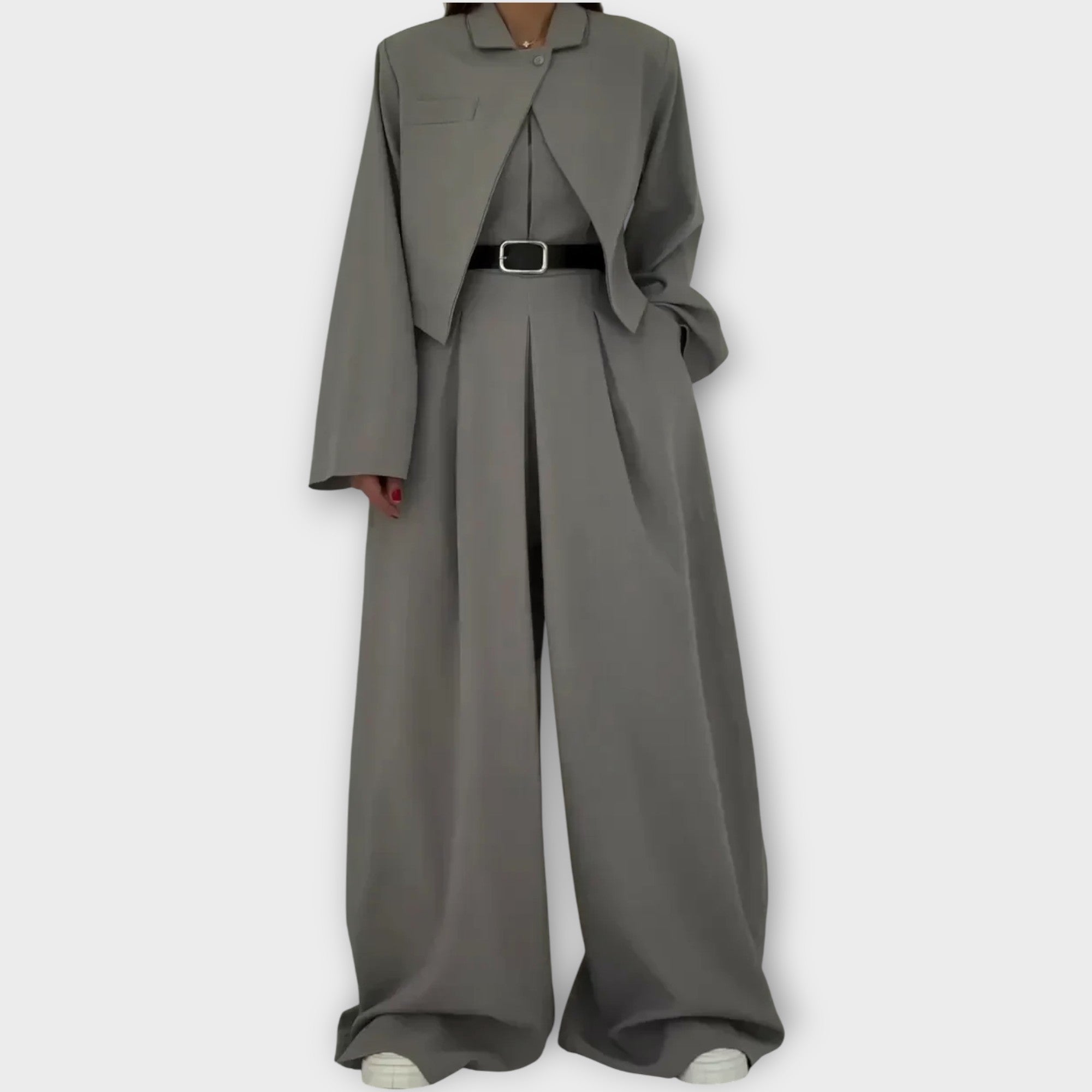 Jumpsuit z širokimi hlačami in blazerjem