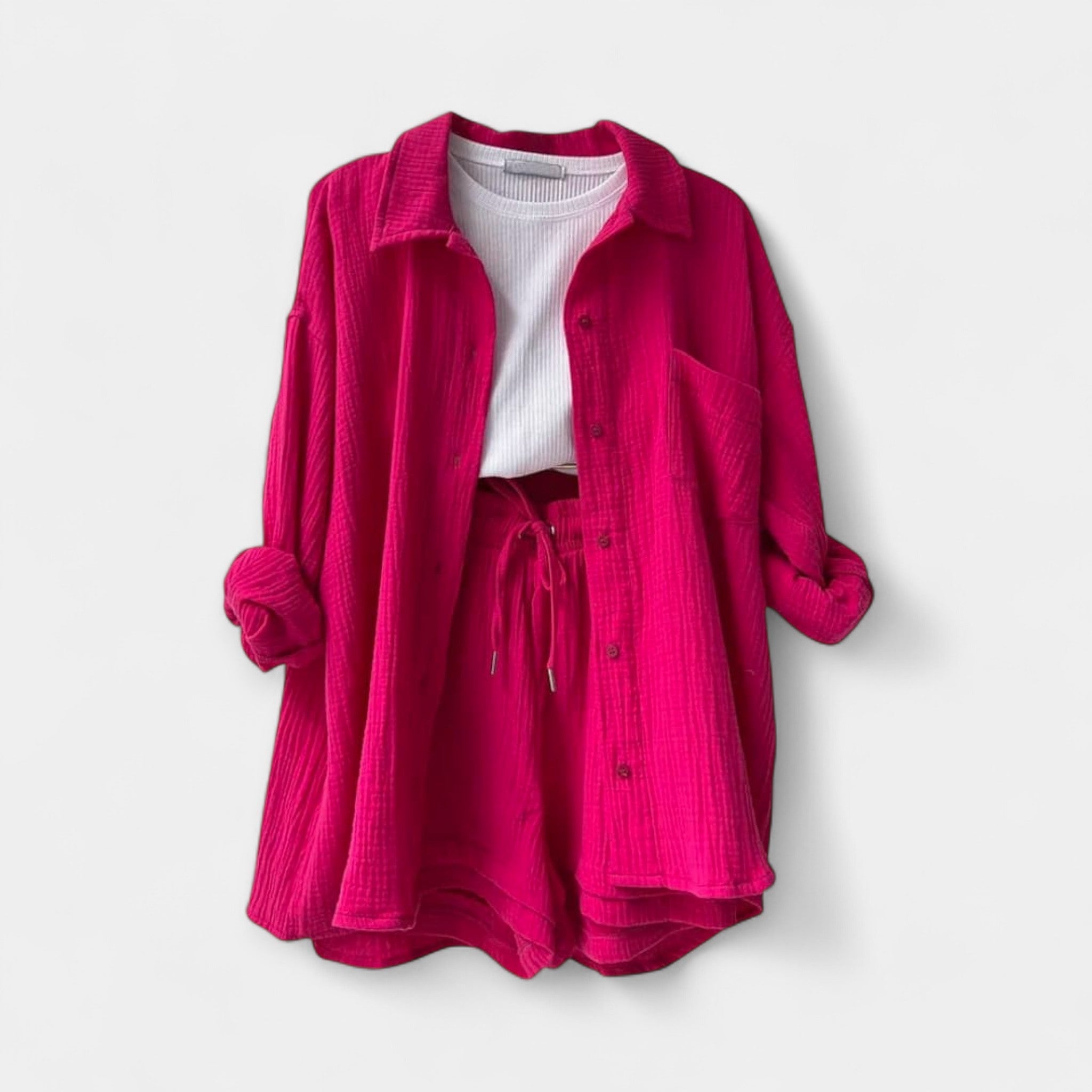 Poletni dvoslojni top s kratkimi hlačami