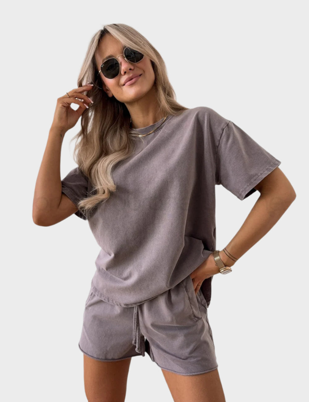 Komplet za vsak dan: majica in jogger hlače