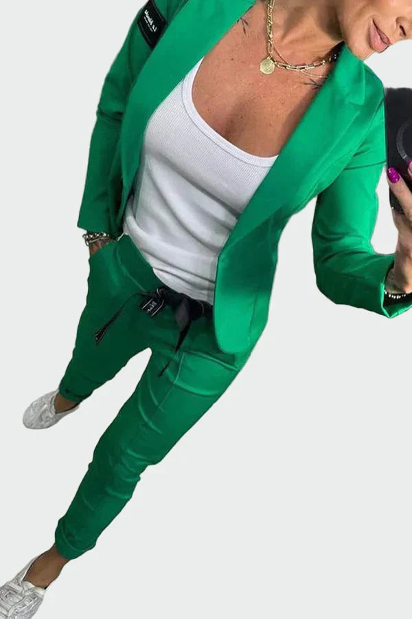 Elegantna brezskrbnost: dvodelni oblečni komplet