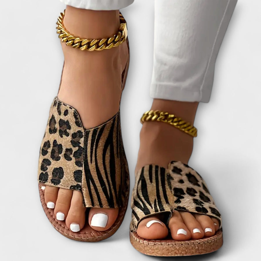 Tareyja - Sandálias bicolores com estampado de leopardo