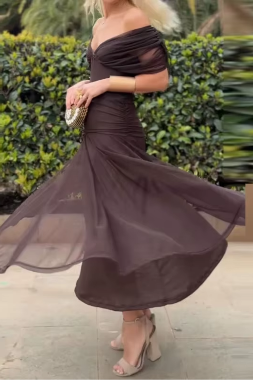 Luísa - Vestido Maxi de Festa Elegante com Decote em V