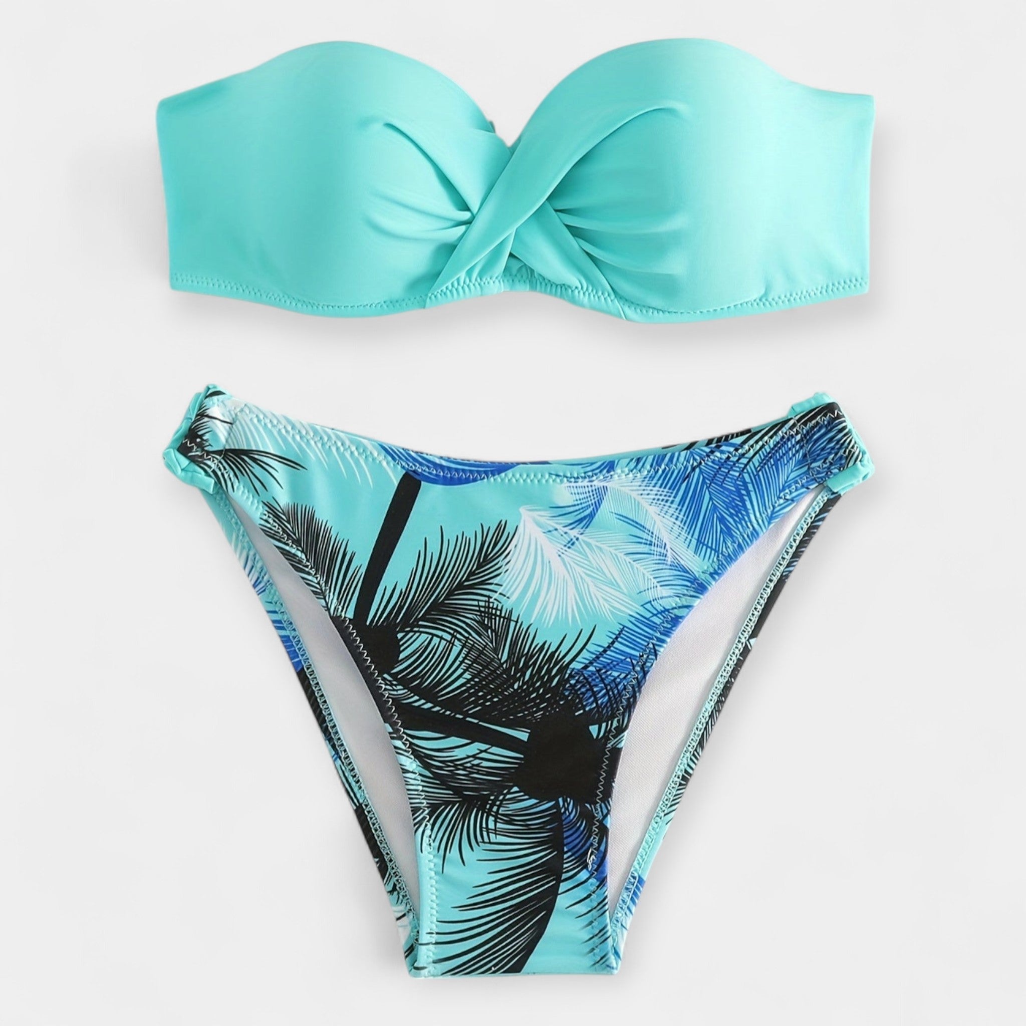 Provokativen bikini z odprtim hrbtom in modrim stilom