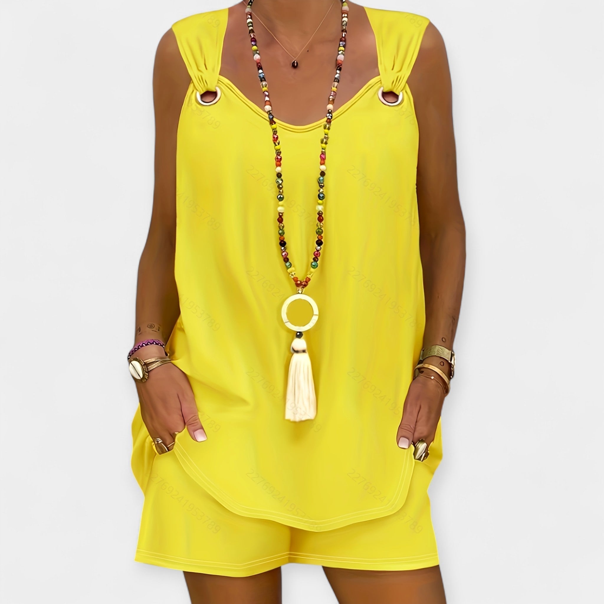 Komplet brezrokavnika in kratkih hlač