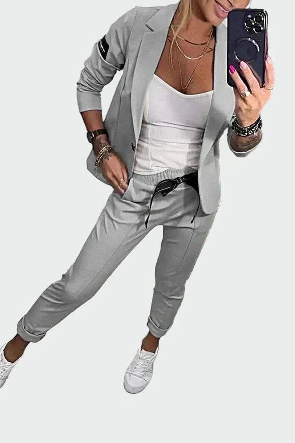 Elegantna brezskrbnost: dvodelni oblečni komplet