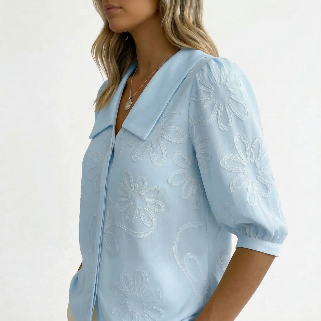 Alice - Blusa Romântica com Bordados de Margaridas