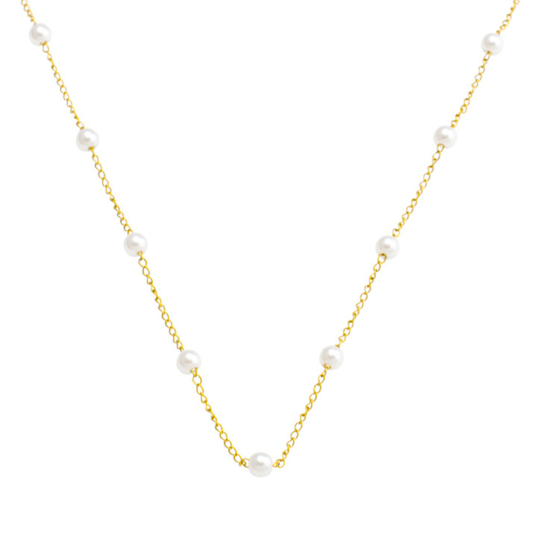 Spomini na Prvo Ljubezen" can be rewritten as "Nostalgija Prve Ljubezni.