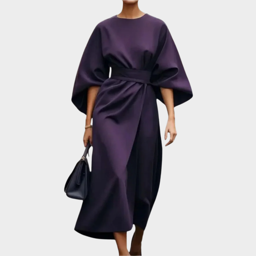 Elegantna minimalistična obleka s pasom in širokimi rokavi