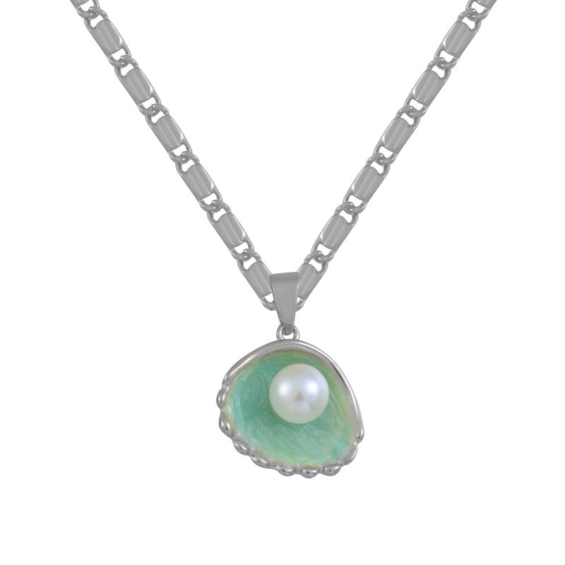 Necklace in Shell Shape
