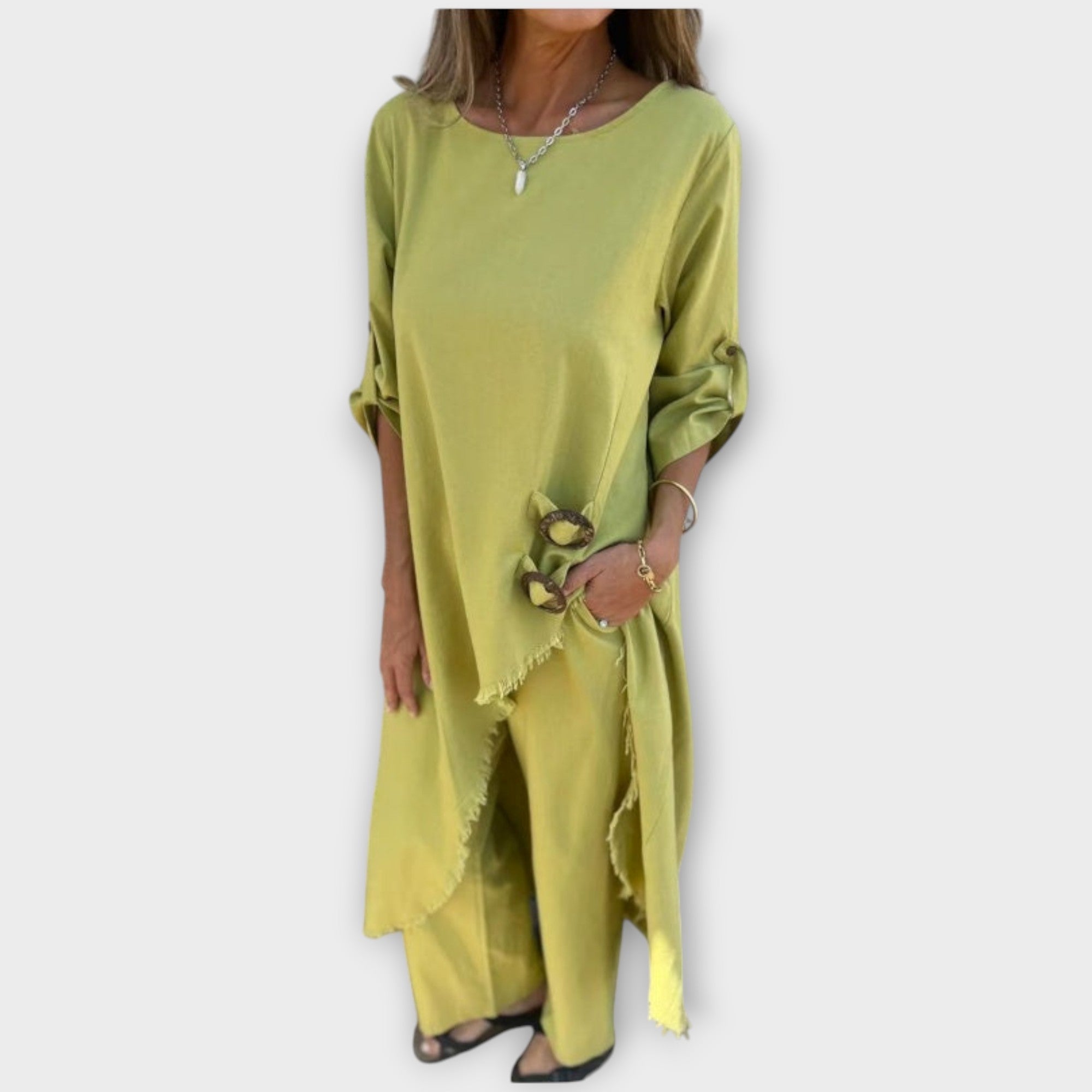 Udoben dvodelni laneni komplet